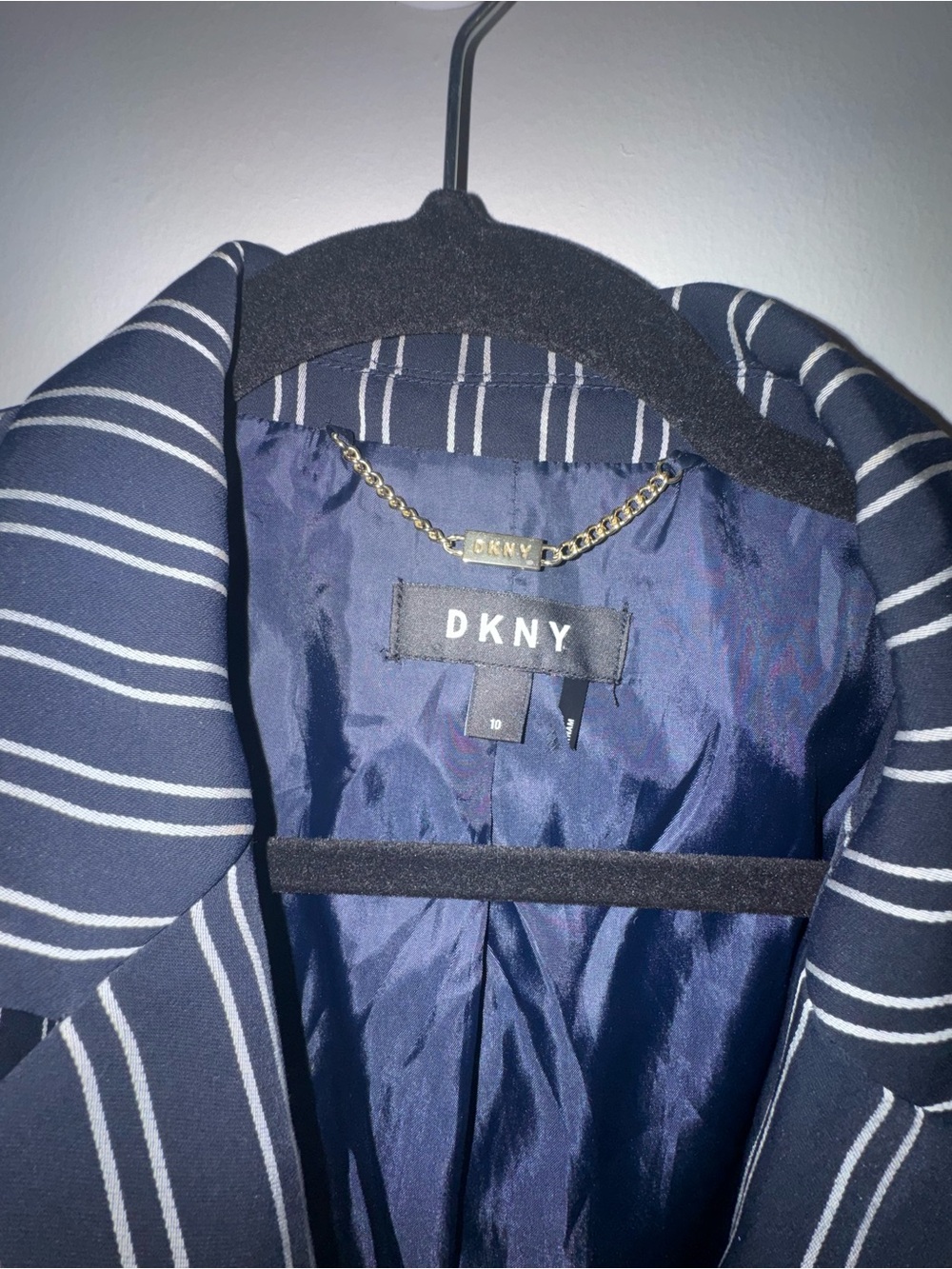 DKNY Navy Pinstripe Blazer Size 10 Career Office One Button Jacket - Picture 2 of 10